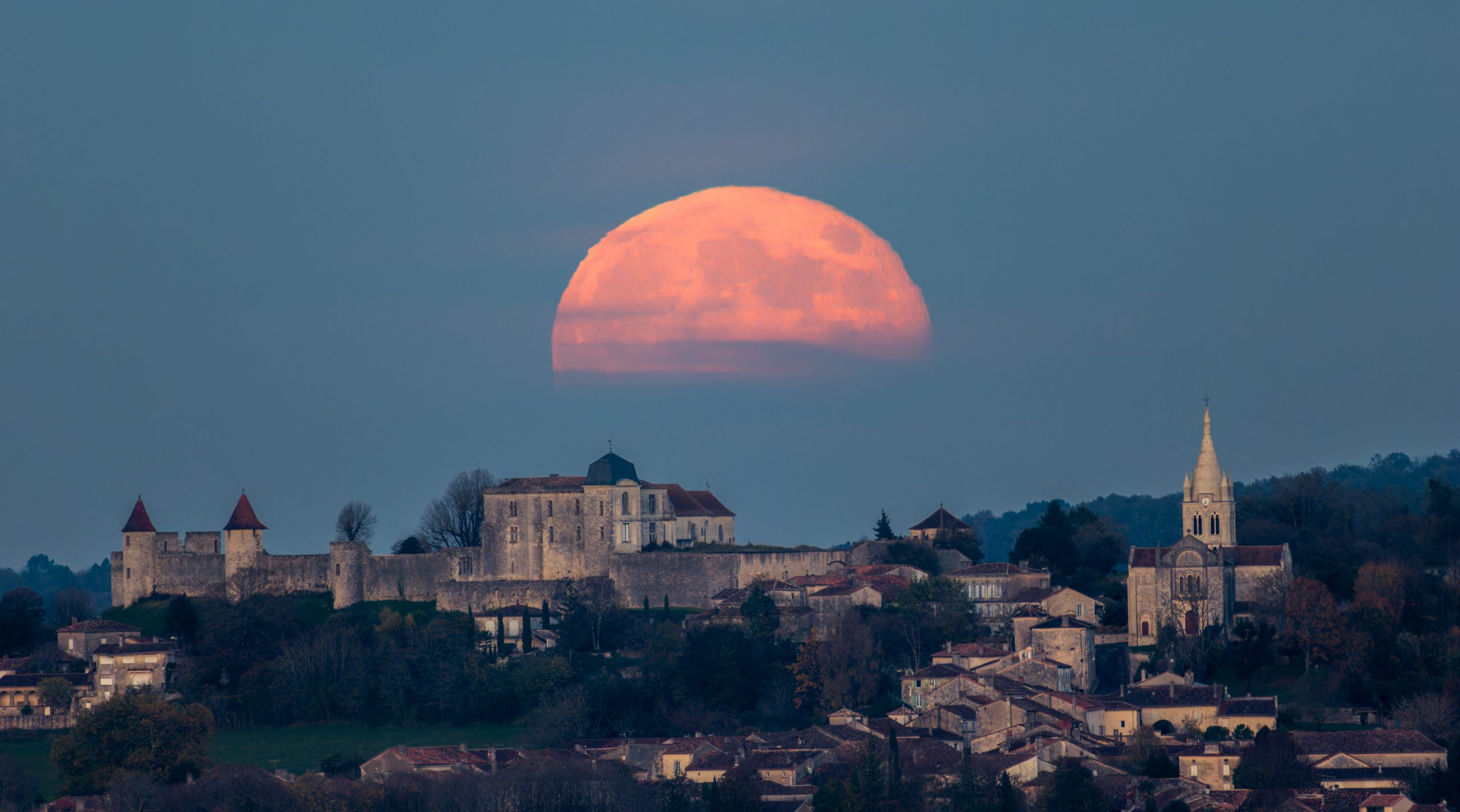 Lever de lune sur Villebois-lavalette – Image 2