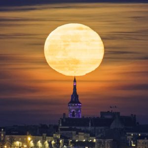 Lever de lune sur Angoulême
